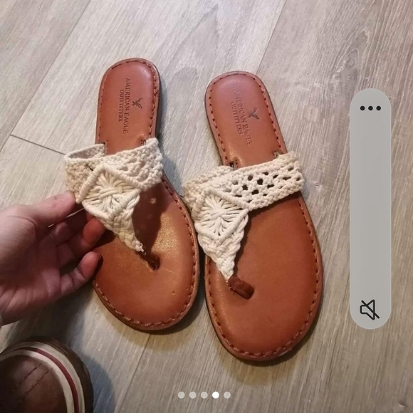 Sandals AE size 6 - Picture 1 of 2